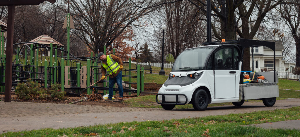 GEM-eL-XD-MY25-Park Maintenance Utility Vehicle-Park-Landscaping